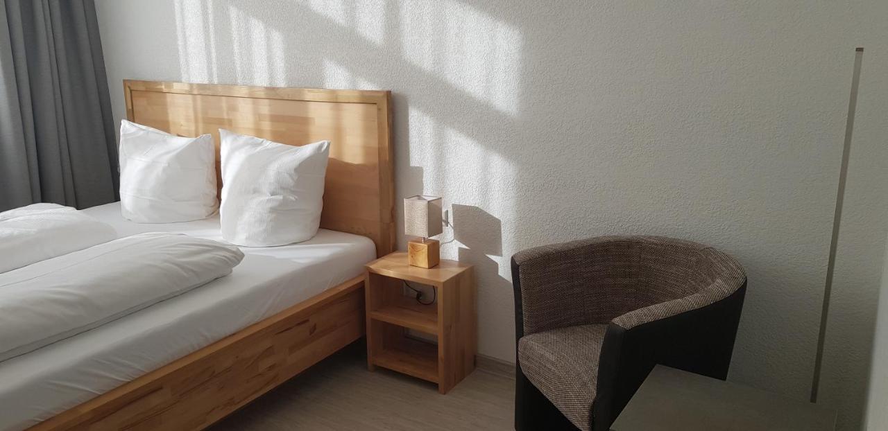 Hb 32 Metzingen Hotel Metzingen  Bagian luar foto
