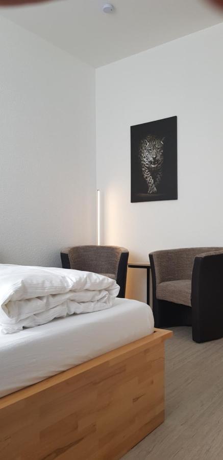 Hb 32 Metzingen Hotel Metzingen  Bagian luar foto