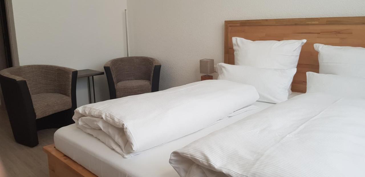 Hb 32 Metzingen Hotel Metzingen  Bagian luar foto