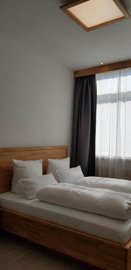 Hb 32 Metzingen Hotel Metzingen  Bagian luar foto