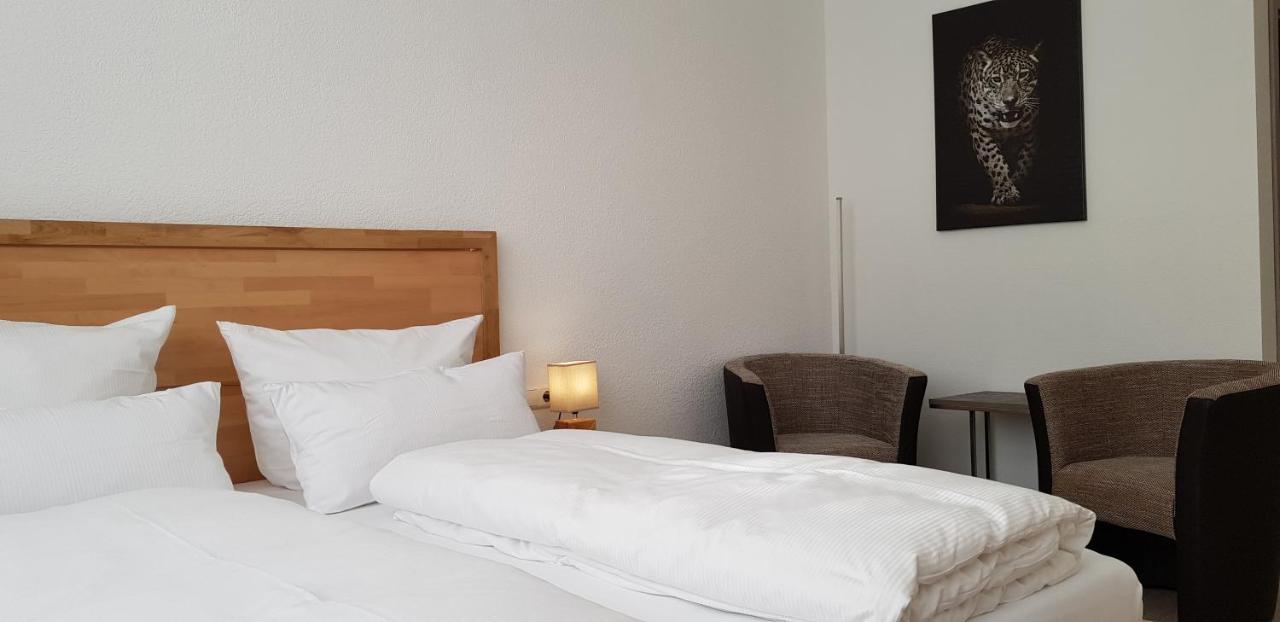 Hb 32 Metzingen Hotel Metzingen  Bagian luar foto