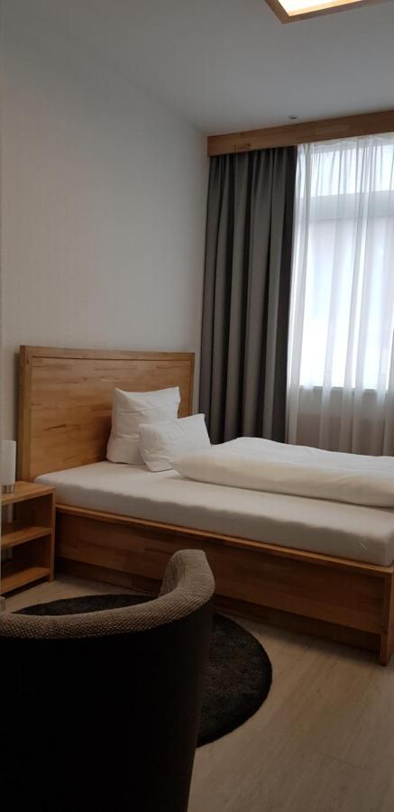 Hb 32 Metzingen Hotel Metzingen  Bagian luar foto