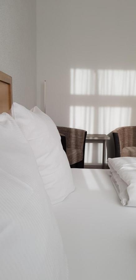 Hb 32 Metzingen Hotel Metzingen  Bagian luar foto